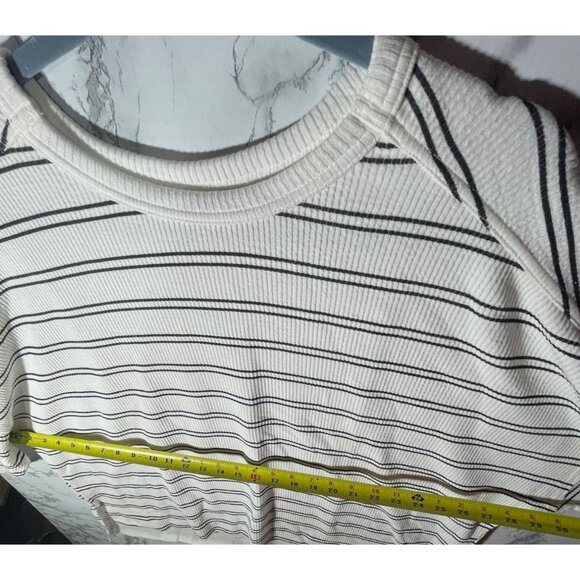 Maurices Striped Long Sleeve textured Crewneck Sweatshirt Size 2X - Picture 5 of 7